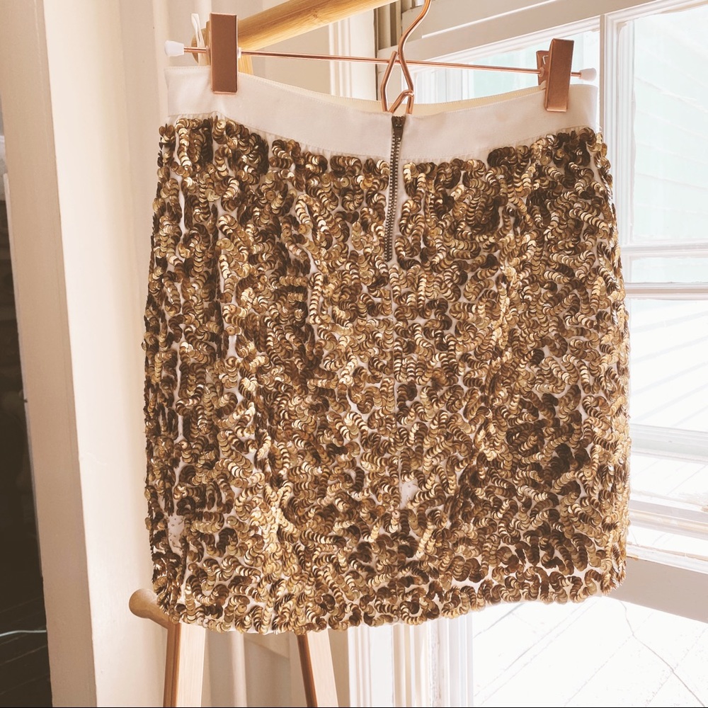Alice + Olivia Metallic Sequin mini skirt XS gold - Picture 3 of 10